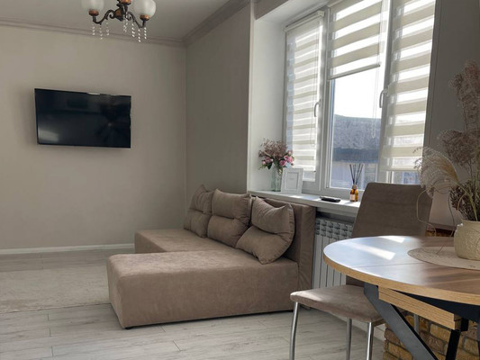 Продам двухкомнатную (2-комн.) квартиру, Молодых Подпольщиков пер, 7, Симферополь г