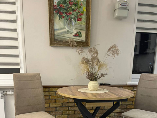 Продам двухкомнатную (2-комн.) квартиру, Молодых Подпольщиков пер, 7, Симферополь г