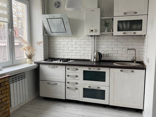 Продам двухкомнатную (2-комн.) квартиру, Молодых Подпольщиков пер, 7, Симферополь г