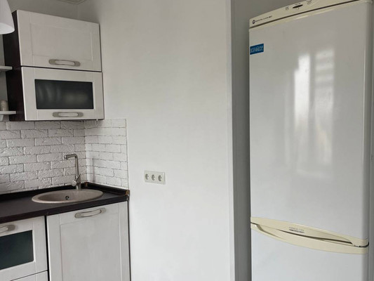 Продам двухкомнатную (2-комн.) квартиру, Молодых Подпольщиков пер, 7, Симферополь г