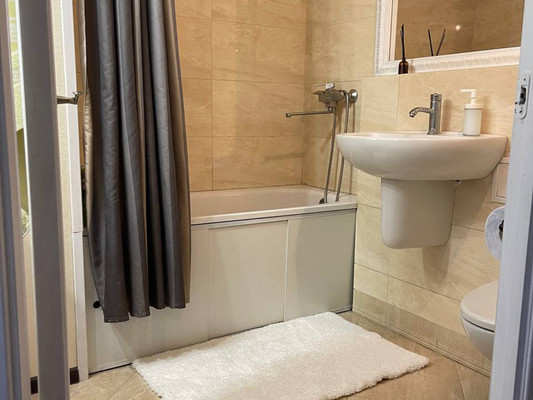 Продам двухкомнатную (2-комн.) квартиру, Молодых Подпольщиков пер, 7, Симферополь г