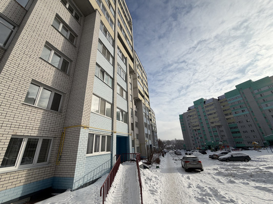Продам трехкомнатную (3-комн.) квартиру, Андрея Галицина ул, 3, Путевка п