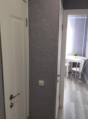 Продам двухкомнатную (2-комн.) квартиру, Строителей ул, 2к2, Люберцы г