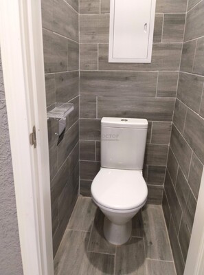 Продам двухкомнатную (2-комн.) квартиру, Строителей ул, 2к2, Люберцы г