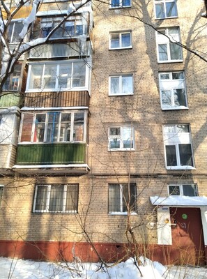 Продам двухкомнатную (2-комн.) квартиру, Строителей ул, 2к2, Люберцы г