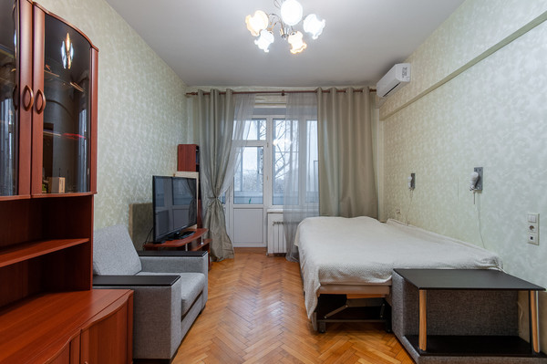 Сдам однокомнатную (1-комн.) квартиру, Черняховского ул, 15к1, Москва г