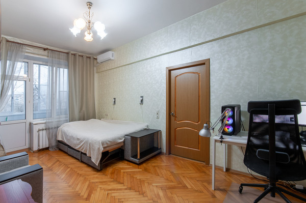 Сдам однокомнатную (1-комн.) квартиру, Черняховского ул, 15к1, Москва г