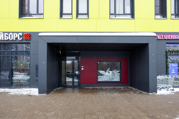 Продам трехкомнатную (3-комн.) квартиру, Олонецкая ул, 4, Москва г