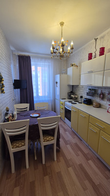 Продам однокомнатную (1-комн.) квартиру, Холмогорская ул, 4б, Пермь г