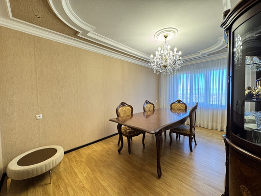 Продам трехкомнатную (3-комн.) квартиру, Шогенова ул, 22к3, Нальчик г