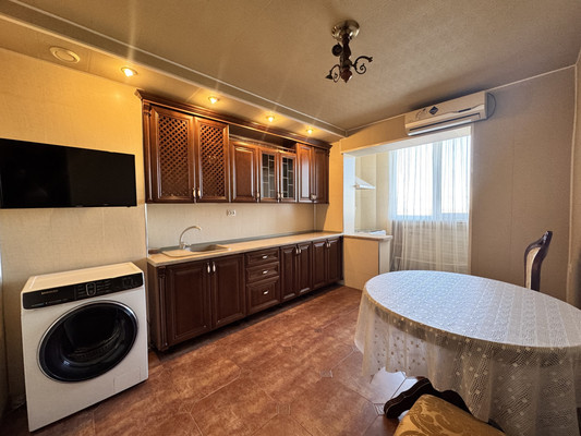 Продам трехкомнатную (3-комн.) квартиру, Шогенова ул, 22к3, Нальчик г