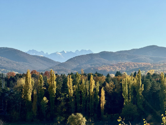 Продам трехкомнатную (3-комн.) квартиру, Шогенова ул, 22к3, Нальчик г