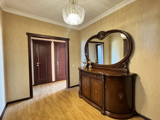 Продам трехкомнатную (3-комн.) квартиру, Шогенова ул, 22к3, Нальчик г