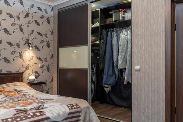 Продам трехкомнатную (3-комн.) квартиру, Дубравная ул, 34, Казань г