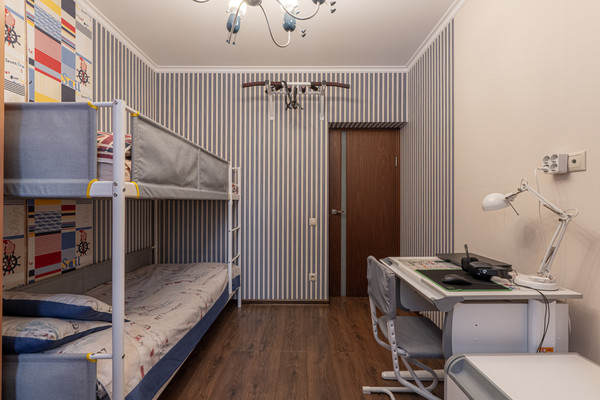 Продам трехкомнатную (3-комн.) квартиру, Дубравная ул, 34, Казань г