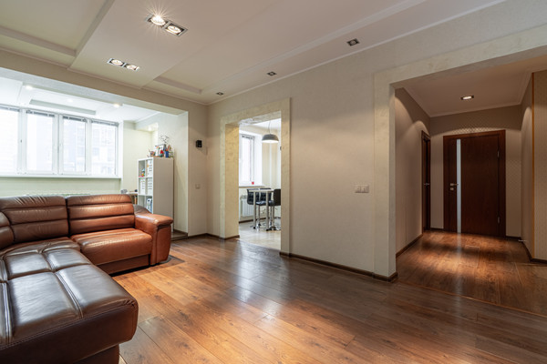 Продам трехкомнатную (3-комн.) квартиру, Дубравная ул, 34, Казань г