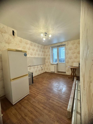 Продам однокомнатную (1-комн.) квартиру, Школьная ул, 11к1, Бугры п