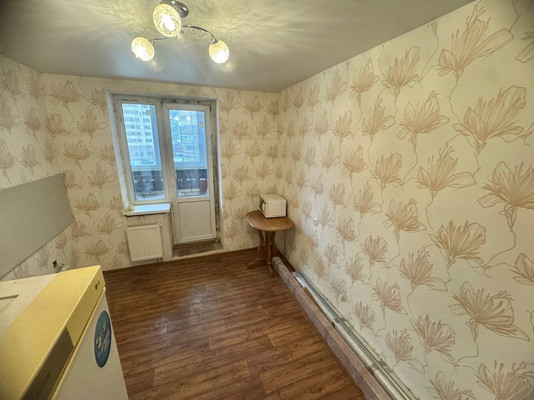 Продам однокомнатную (1-комн.) квартиру, Школьная ул, 11к1, Бугры п