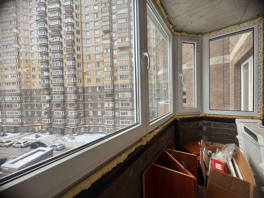 Продам однокомнатную (1-комн.) квартиру, Школьная ул, 11к1, Бугры п