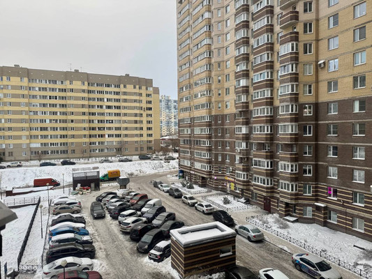 Продам однокомнатную (1-комн.) квартиру, Школьная ул, 11к1, Бугры п