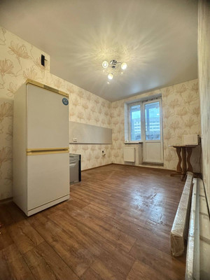 Продам однокомнатную (1-комн.) квартиру, Школьная ул, 11к1, Бугры п