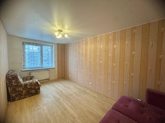 Продам однокомнатную (1-комн.) квартиру, Школьная ул, 11к1, Бугры п