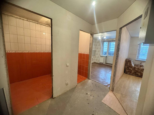 Продам однокомнатную (1-комн.) квартиру, Школьная ул, 11к1, Бугры п