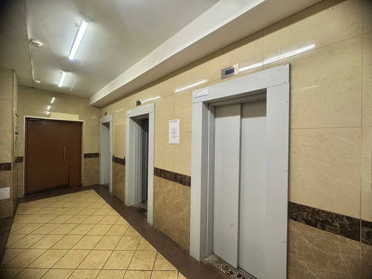 Продам однокомнатную (1-комн.) квартиру, Школьная ул, 11к1, Бугры п