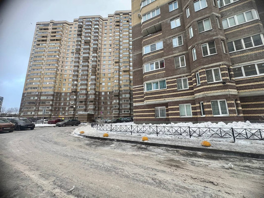 Продам однокомнатную (1-комн.) квартиру, Школьная ул, 11к1, Бугры п