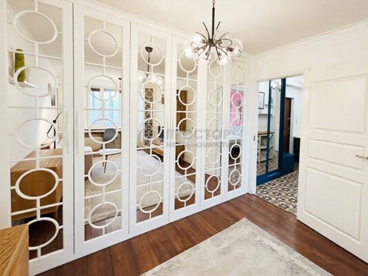 Продам двухкомнатную (2-комн.) квартиру, Ленинский пр-кт, 34/1, Москва г