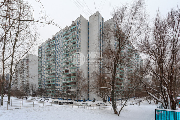 Продам однокомнатную (1-комн.) квартиру, Осенний б-р, 16к2, Москва г