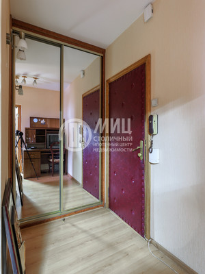 Продам однокомнатную (1-комн.) квартиру, Осенний б-р, 16к2, Москва г