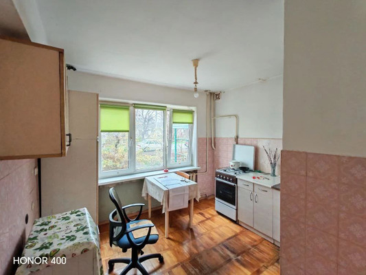 Продам двухкомнатную (2-комн.) квартиру, Крестьянская ул, 337, Майкоп г