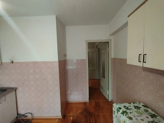 Продам двухкомнатную (2-комн.) квартиру, Крестьянская ул, 337, Майкоп г