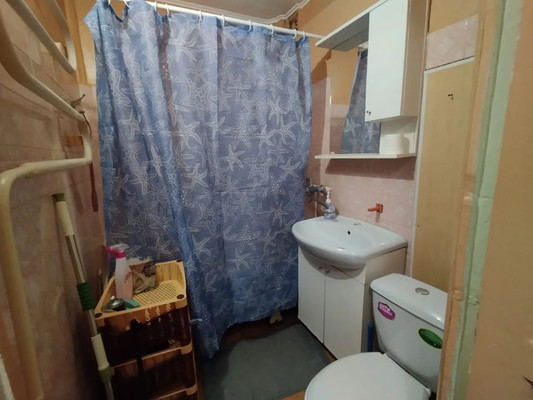 Продам двухкомнатную (2-комн.) квартиру, Крестьянская ул, 337, Майкоп г