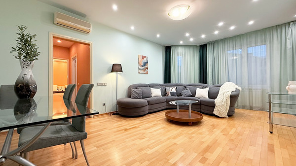 Продам многокомнатную квартиру, Большая Монетная ул, 5, Санкт-Петербург г