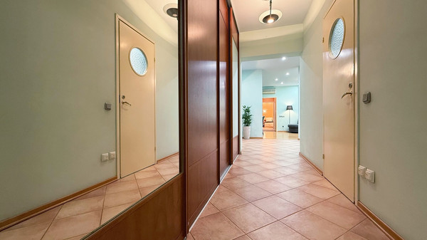 Продам многокомнатную квартиру, Большая Монетная ул, 5, Санкт-Петербург г