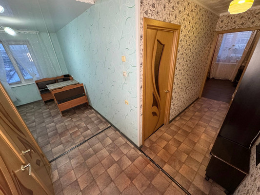 Продам трехкомнатную (3-комн.) квартиру, Гамарника ул, 19к6, Комсомольск-на-Амуре г