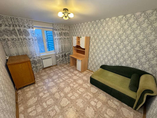 Продам трехкомнатную (3-комн.) квартиру, Гамарника ул, 19к6, Комсомольск-на-Амуре г