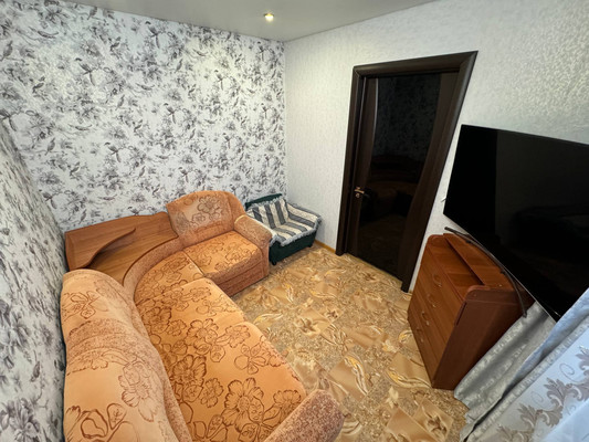 Продам трехкомнатную (3-комн.) квартиру, Гамарника ул, 19к6, Комсомольск-на-Амуре г