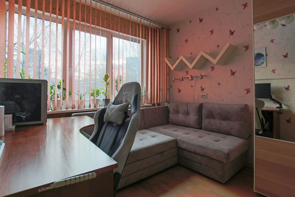 Продам двухкомнатную (2-комн.) квартиру, Серебристый б-р, 22Ак3, Санкт-Петербург г