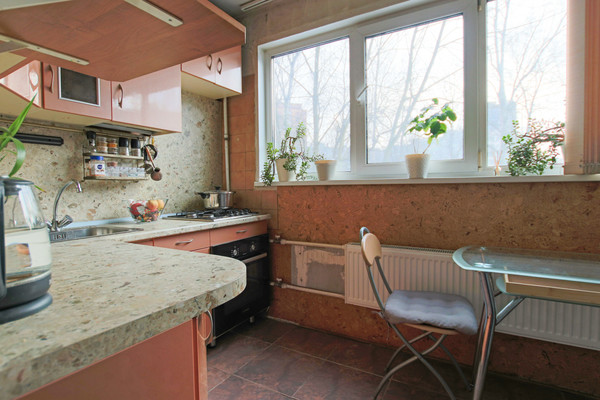 Продам двухкомнатную (2-комн.) квартиру, Серебристый б-р, 22Ак3, Санкт-Петербург г