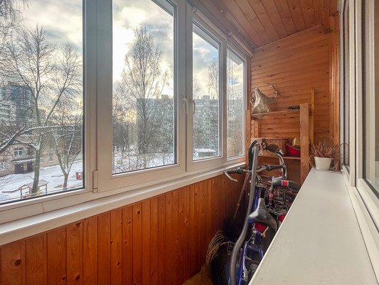 Продам двухкомнатную (2-комн.) квартиру, Серебристый б-р, 22Ак3, Санкт-Петербург г