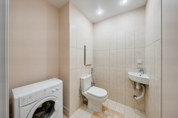 Продам трехкомнатную (3-комн.) квартиру, Южная Битца р-н, 4, Бутово рп