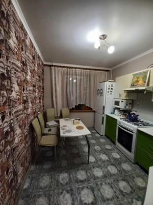 Продам трехкомнатную (3-комн.) квартиру, Индустриальная ул, 16, Волгодонск г