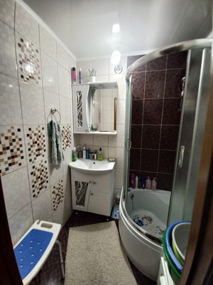 Продам трехкомнатную (3-комн.) квартиру, Индустриальная ул, 16, Волгодонск г