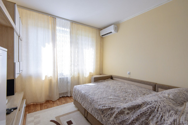 Продам однокомнатную (1-комн.) квартиру, Платона Кляты ул, 17, Ростов-на-Дону г