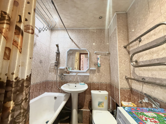 Продам однокомнатную (1-комн.) квартиру, Мичурина ул, 6, Брянск г