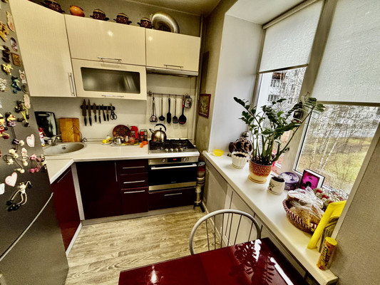 Продам двухкомнатную (2-комн.) квартиру, Морозова ул, 29, Сыктывкар г