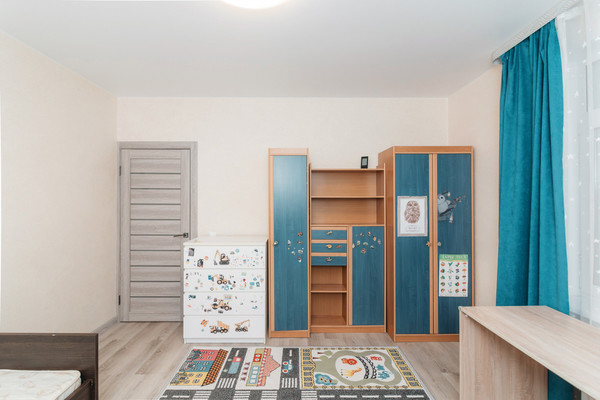 Продам двухкомнатную (2-комн.) квартиру, Строителей ул, 111, Ханты-Мансийск г